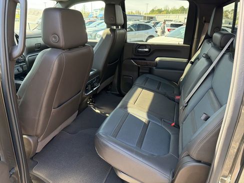 Used 2023 GMC Sierra 2500 Denali w/ Denali Ultimate Package AWD/4WD image 12