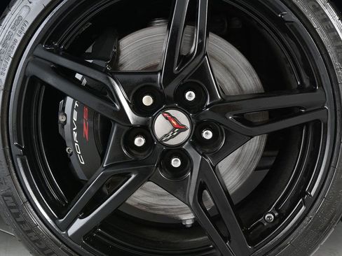 Used 2021 Chevrolet Corvette Stingray Preferred Cpe w/ Z51 Performance Package RWD image 6