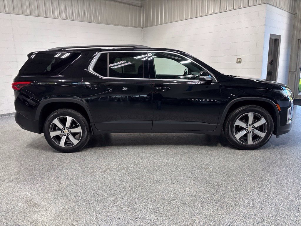 Used 2023 Chevrolet Traverse LT w/ LT Premium Package AWD/4WD image 8