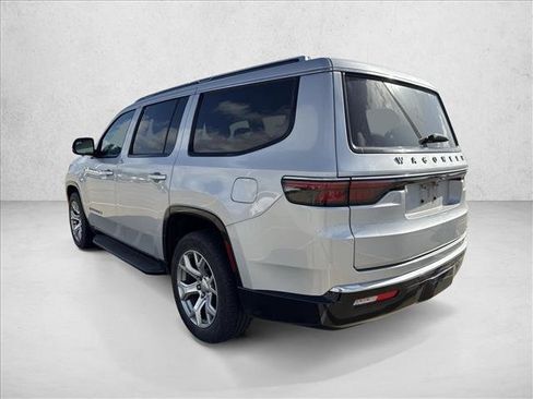 Used 2022 Jeep Wagoneer Series II RWD image 8