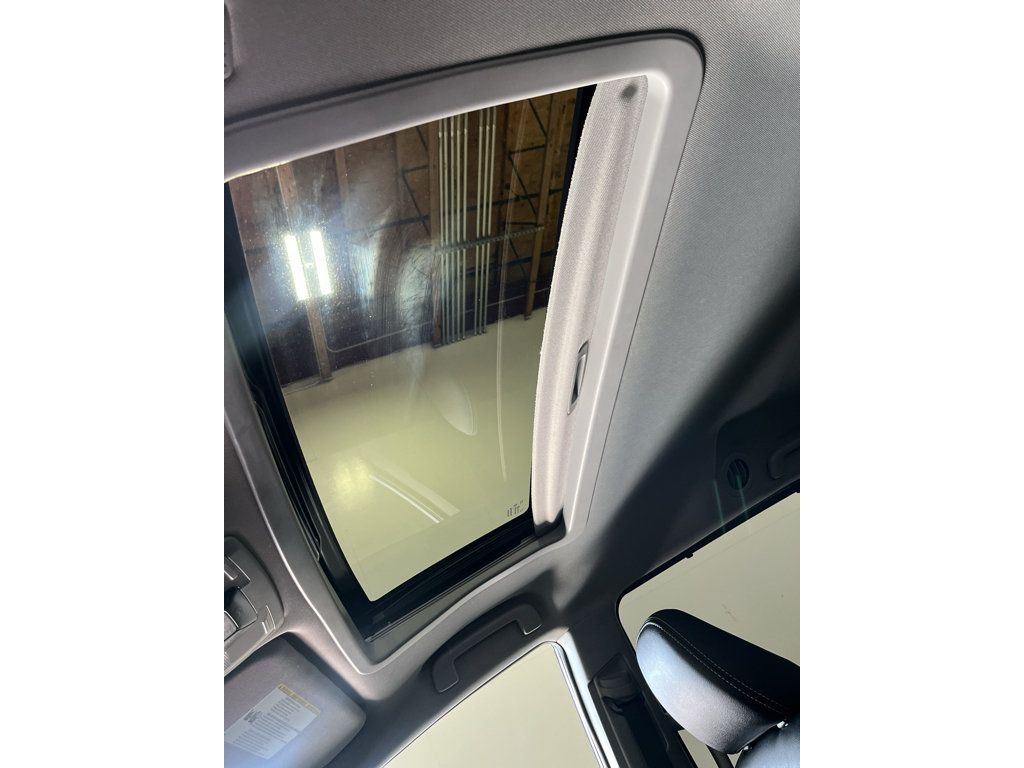 Used 2019 Toyota Sienna SE w/ SE Preferred Package AWD/4WD image 43