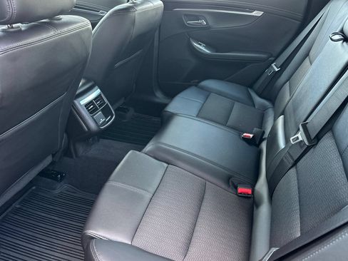 Used 2020 Chevrolet Impala LT w/ LT Convenience Package FWD image 12