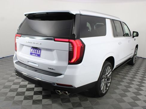 New 2026 GMC Yukon XL Denali Ultimate AWD/4WD image 33