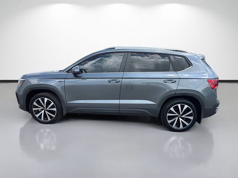 Used 2022 Volkswagen Taos SE FWD image 6