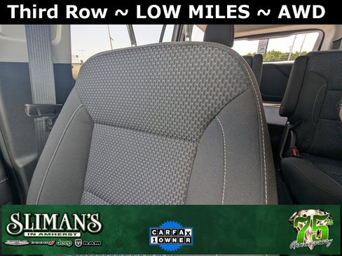 Used 2023 GMC Acadia SLE image 12