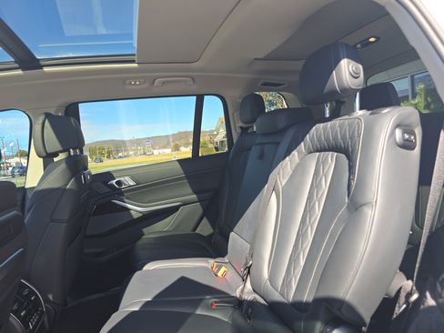 Used 2026 BMW X7 xDrive40i AWD/4WD image 13