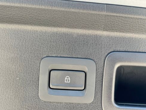 Used 2025 MAZDA CX-30 AWD 2.5 S w/ Preferred Package image 16