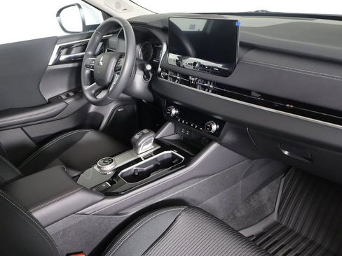 New 2026 Mitsubishi Outlander ES FWD image 27