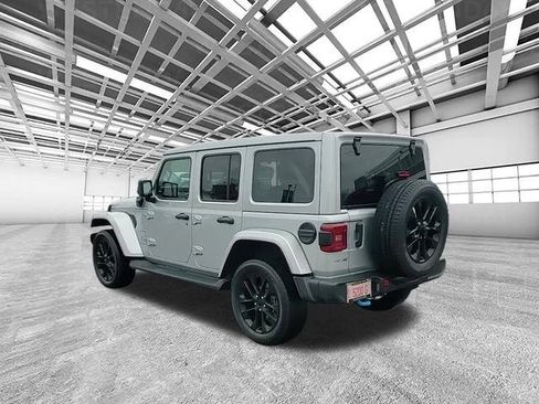 Used 2023 Jeep Wrangler Unlimited Sahara w/ Cold Weather Group image 5