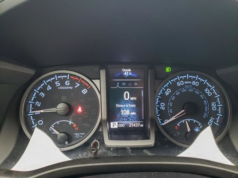 Used 2023 Toyota Tacoma TRD Off-Road image 18