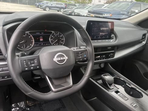 Used 2025 Nissan Rogue SV w/ SV Premium Package FWD image 13