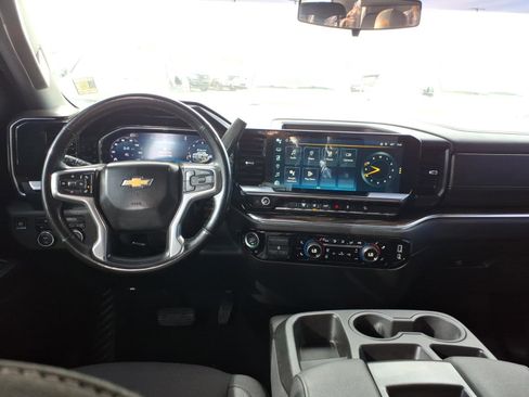 Used 2024 Chevrolet Silverado 2500 LT image 11