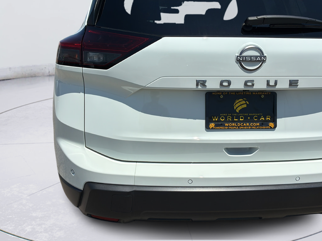 Used 2025 Nissan Rogue S FWD image 39