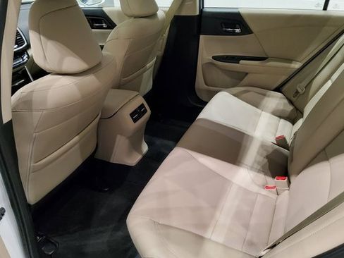 Used 2017 Honda Accord Touring image 15