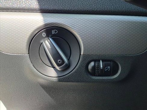 Used 2017 Volkswagen Jetta SE FWD image 10