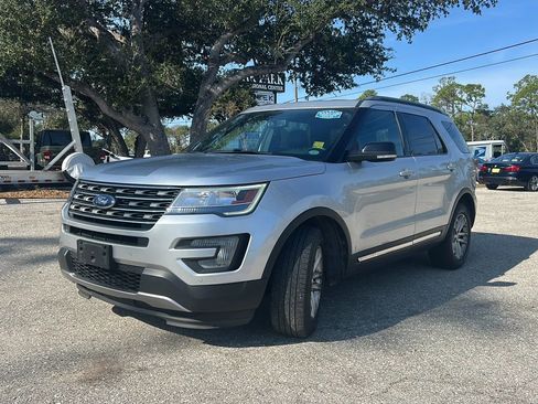 Used 2017 Ford Explorer XLT w/ Equipment Group 202A image 1