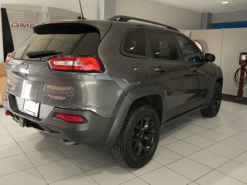Used 2017 Jeep Cherokee Trailhawk w/ Cold Weather Group AWD/4WD image 7