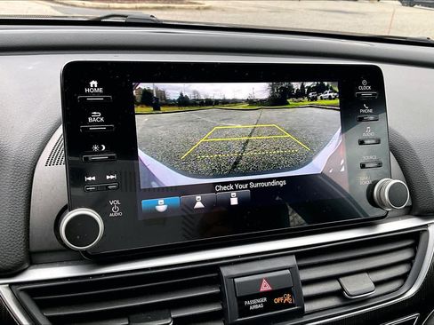 Used 2021 Honda Accord Sport image 25