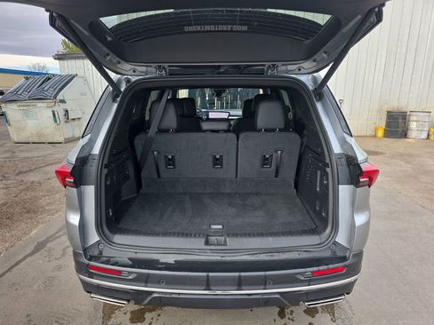 Used 2025 Buick Enclave Preferred AWD/4WD image 20