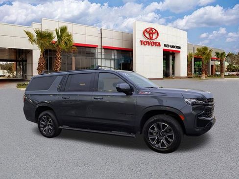 Used 2021 Chevrolet Suburban Z71 w/ Rear Media and Nav Package AWD/4WD image 2