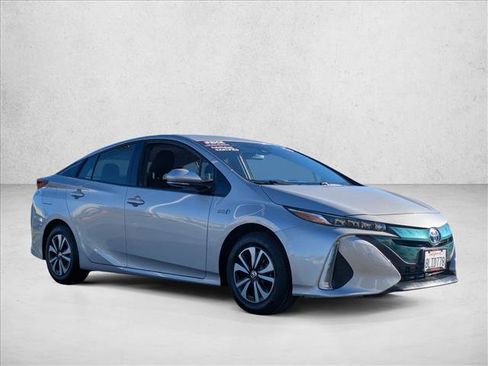 Used 2019 Toyota Prius Prime Plus image 3