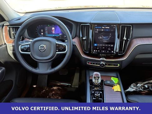 Certified 2023 Volvo XC60 B5 Ultimate w/ Climate Package image 13