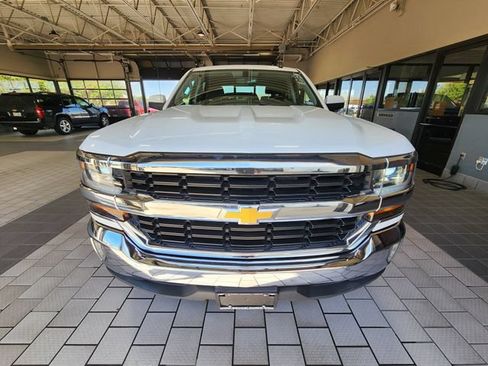 Used 2018 Chevrolet Silverado 1500 LT w/ Texas Edition RWD image 2