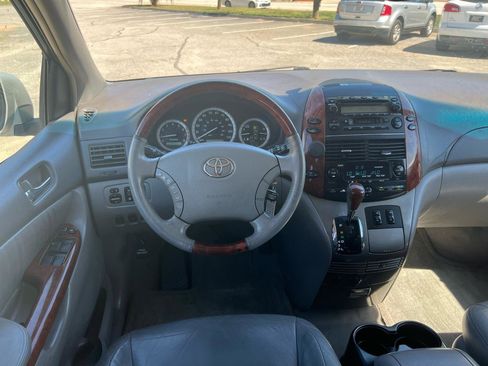Used 2004 Toyota Sienna XLE image 18
