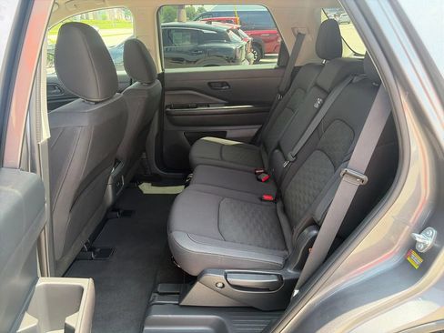 Used 2024 Nissan Pathfinder SV AWD/4WD image 24