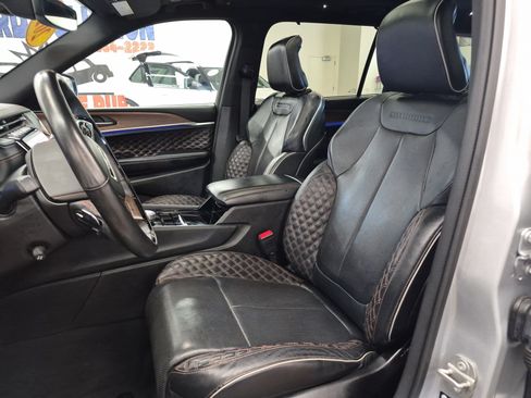 Used 2021 Jeep Grand Cherokee L Summit w/ Luxury Tech Group V AWD/4WD image 13
