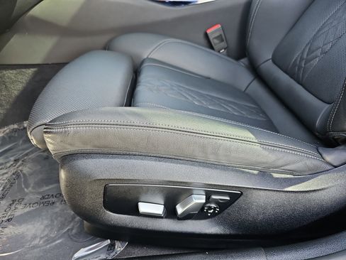 Used 2023 BMW 530i w/ Premium Package image 29