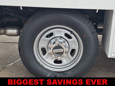 New 2025 Ford F350 XL w/ XL Chrome Package image 39