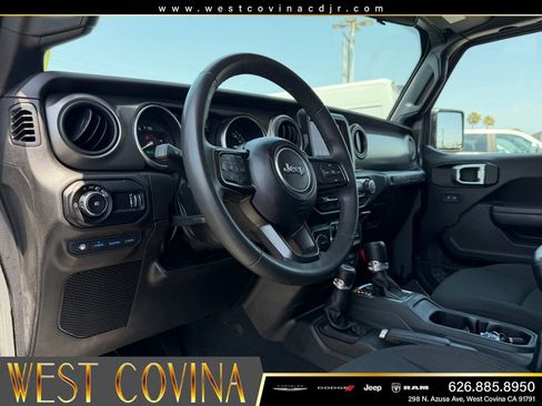 Used 2023 Jeep Wrangler Unlimited AWD/4WD image 32