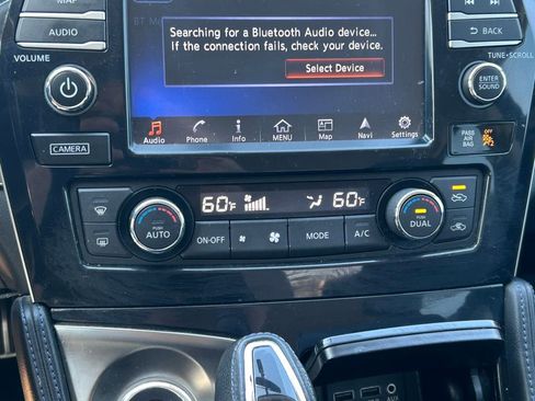 Used 2017 Nissan Maxima SR w/ Midnight Edition image 28