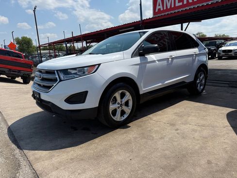 Used 2017 Ford Edge SE image 1
