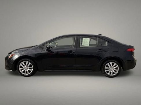 Used 2020 Toyota Corolla LE image 2