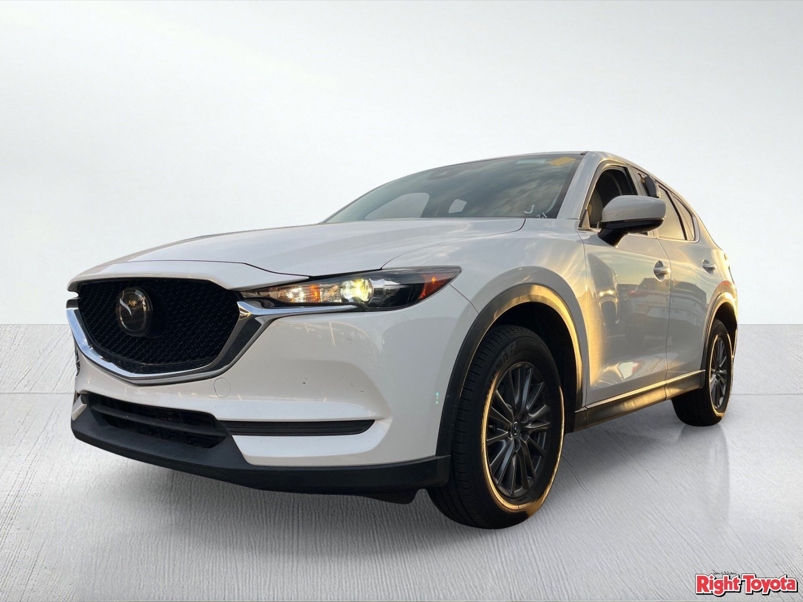 Used 2021 MAZDA CX-5 Touring FWD image 2