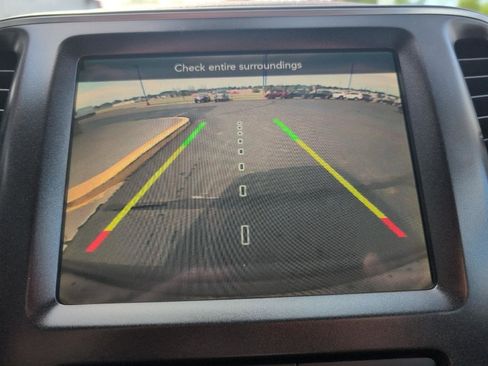 Used 2019 Jeep Cherokee Trailhawk AWD/4WD image 6