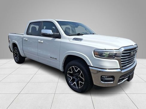 Used 2025 RAM 1500 Laramie image 4
