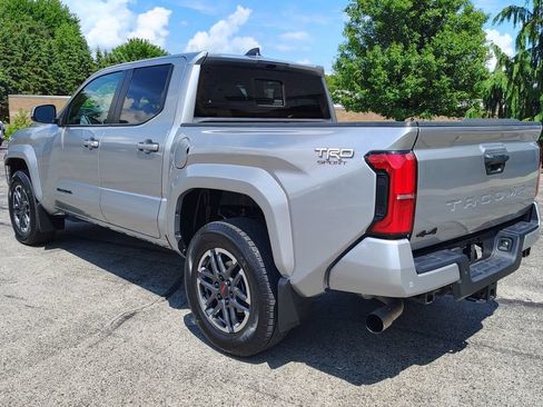 Certified 2024 Toyota Tacoma TRD Sport w/ TRD Sport Upgrade Package AWD/4WD image 10
