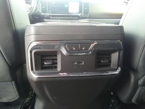 Used 2023 Chevrolet Silverado 1500 High Country w/ High Country Premium Package image 11