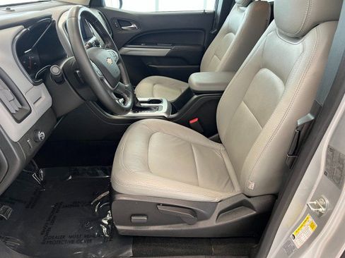 Used 2016 Chevrolet Colorado LT w/ LT Convenience Package RWD image 9