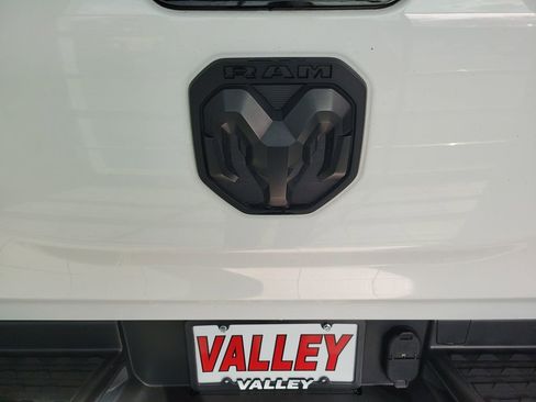 Used 2024 RAM 1500 Laramie image 9