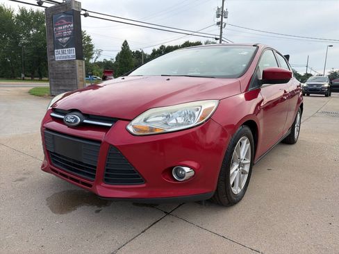 Used 2012 Ford Focus SE FWD image 2