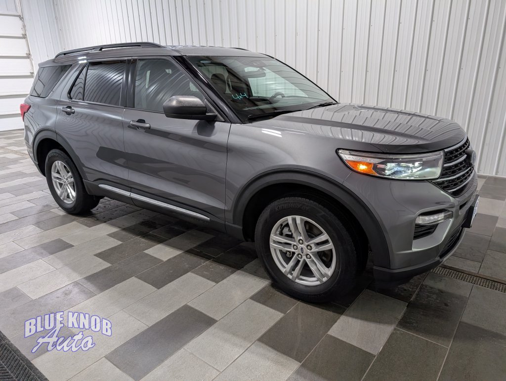 Used 2023 Ford Explorer XLT w/ Equipment Group 202A AWD/4WD image 5