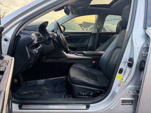 Used 2018 Lexus IS 300 image 47