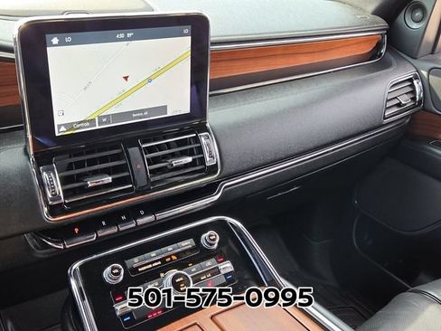 Used 2019 Lincoln Navigator Premiere AWD/4WD image 26