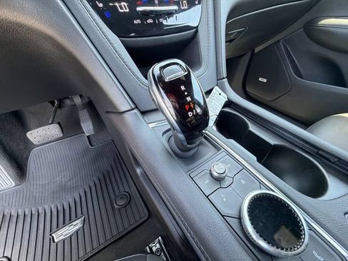 Certified 2023 Cadillac XT6 Premium Luxury FWD image 17