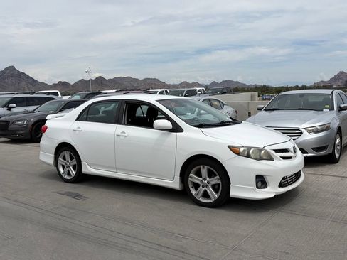 Used 2014 Toyota Camry LE w/ Protection Package FWD image 11