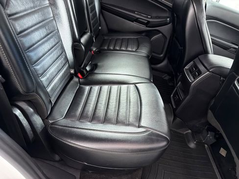 Used 2016 Ford Edge SEL w/ Equipment Group 201A FWD image 21